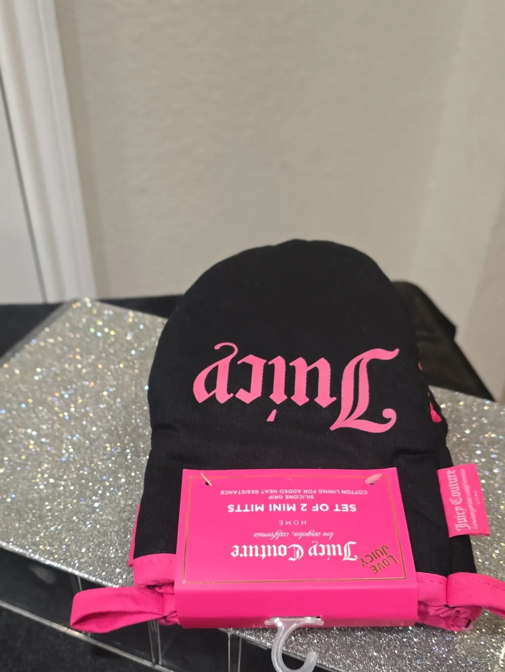 Juicy Couture Home Set Of 2 Logo Silicone Grip Mini Oven Mitts